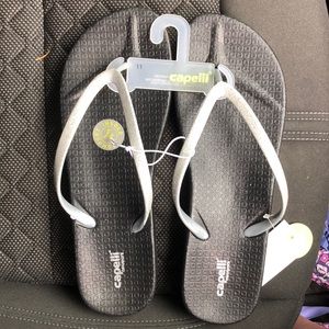 Capelli Flip Flops Size 11